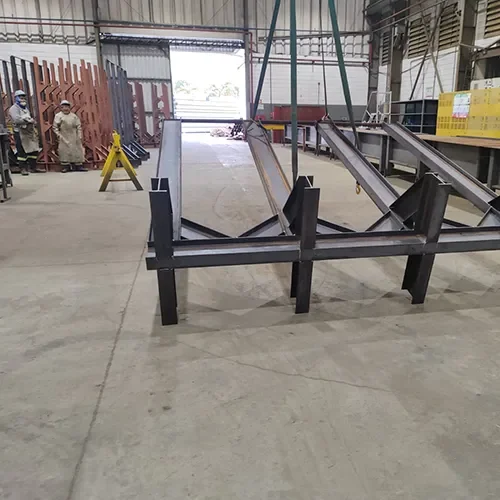 Estrutura metálica em fabricação